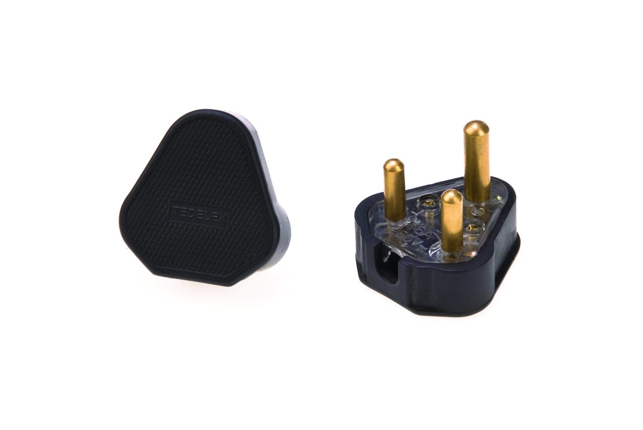 Rubber Top 16A Plug